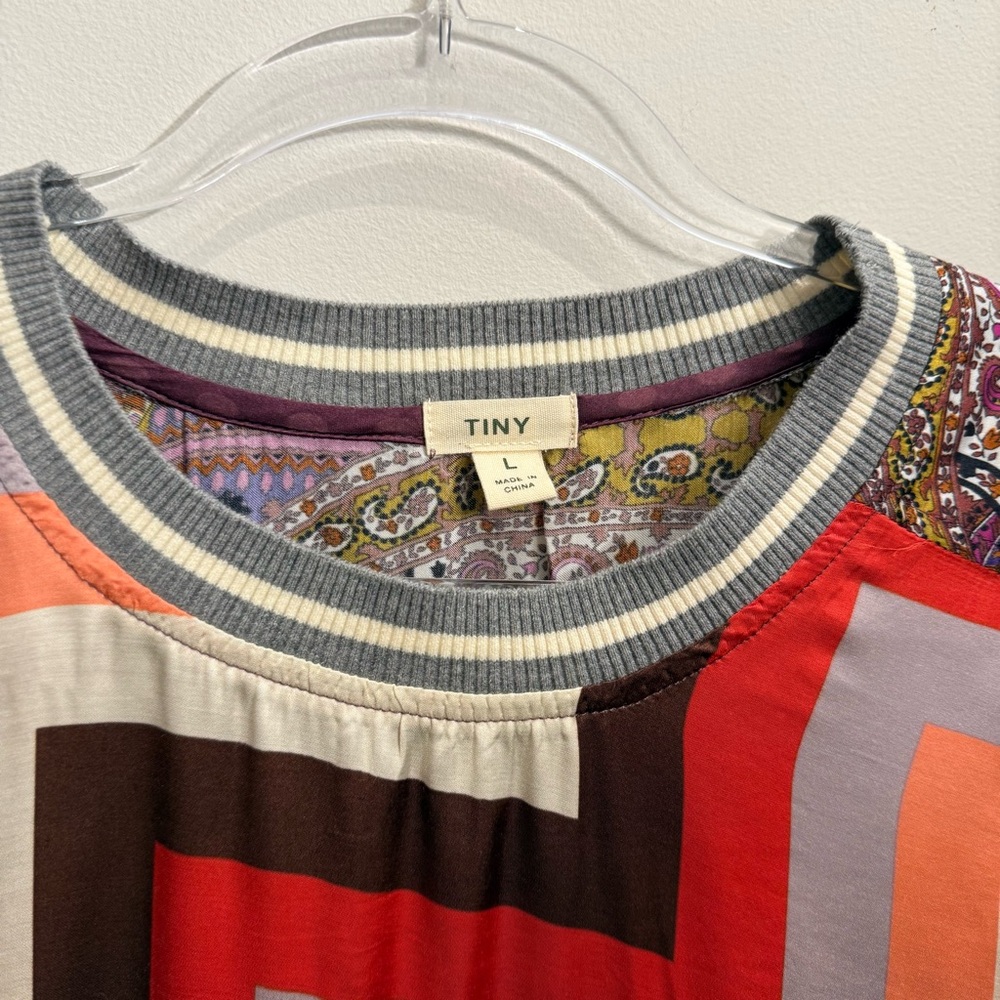 TINY Multicolor Zigzag Women's Top Paisley Sleeve Size L - Picture 3 of 6